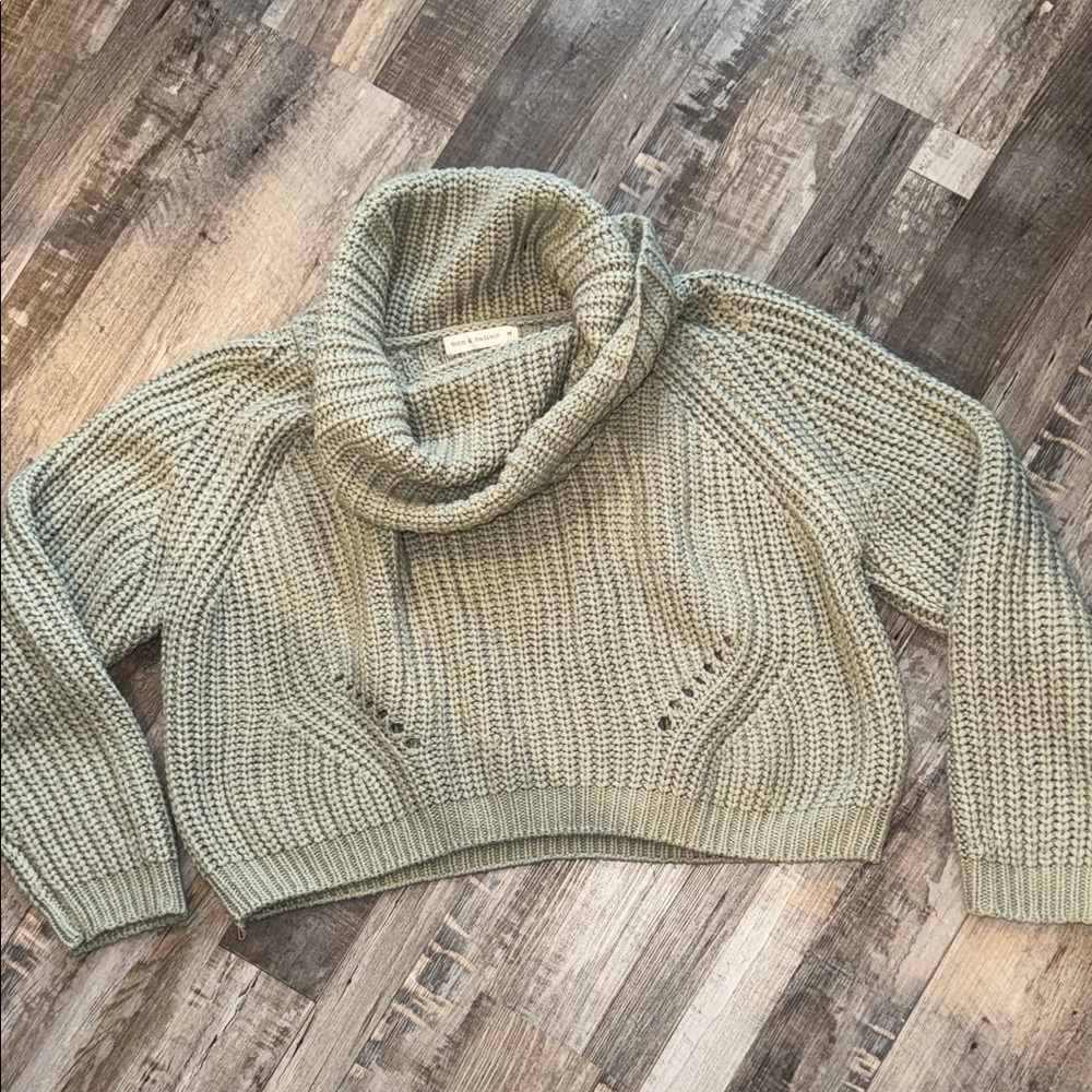 Moon & Madison Cozy Knit Cowl Neck Sweater - Green size medium